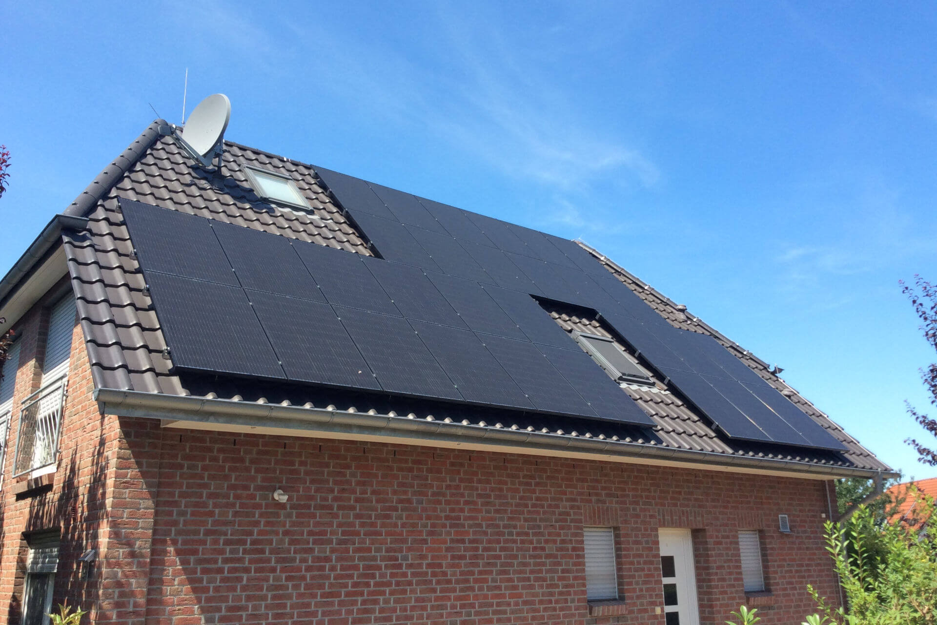 PV-System mit Speicher auf Einfamilienhaus